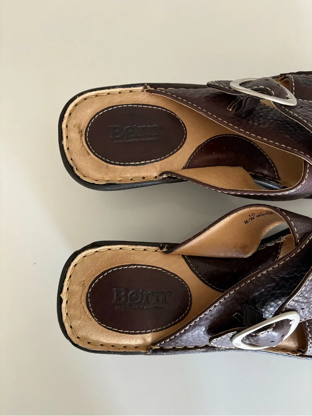 Born BOC Women’s Brown Leather Crossover Slide Sandals Wedge w/ Silver Buckle 10